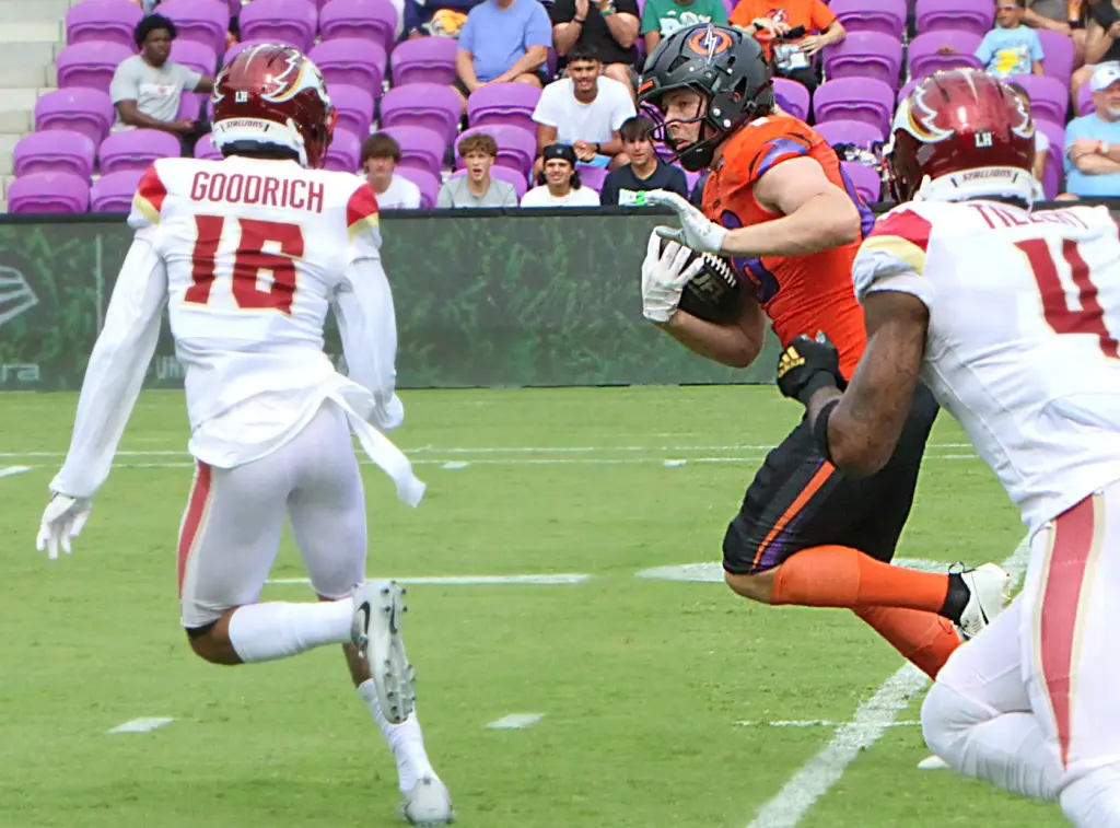 Orlando tight end Steven Stilianos makes a big playduring the...