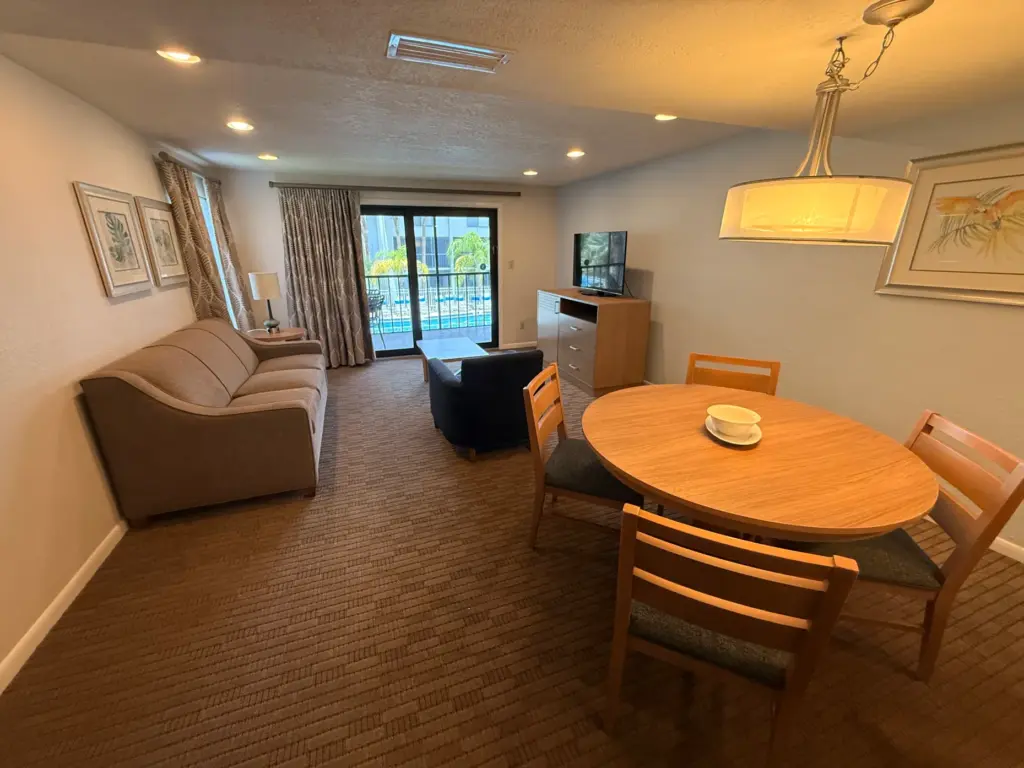 All units at Club Wyndham Orlando International have two bedrooms...
