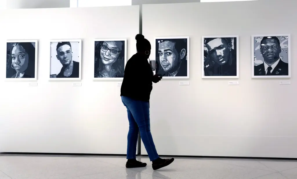 PORTRAITS OF PULSE â A visitor to the Terrace Gallery...