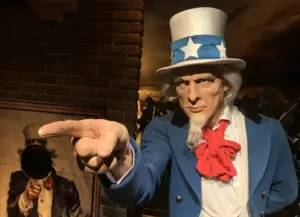 Little ways to say happy birthday, USA, at Orlando attractions