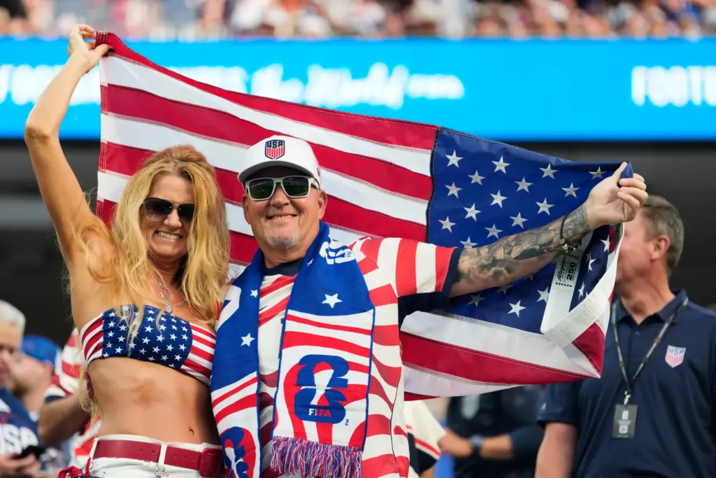 Fans of United States cheer prior to the World Cup...