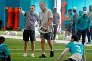Injury news on Dolphins OL Jamaree Salyer, WR Caleb Douglas; why is Wannstedt at minicamp?