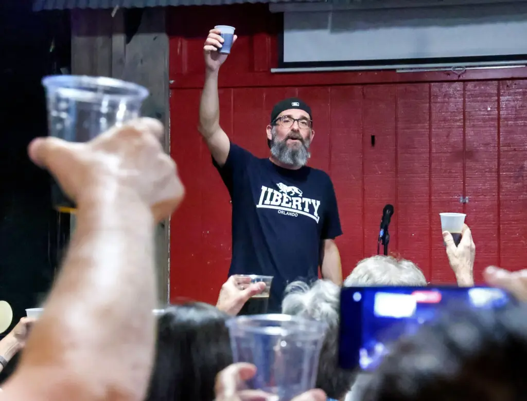 CHEERS AND BEERS â Ten10 Brewing manager/head problem solver Brian...