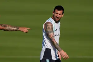 Messi becomes first to score in 7 straight World Cup games while extending goals record