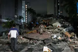 Back-to-back powerful earthquakes hit Venezuela, causing widespread damage