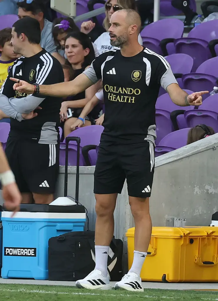 Orlando City coach Martin Perelman coaches during the Tampa Bay...