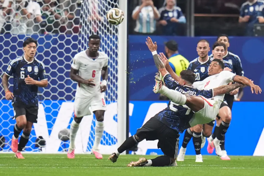 England’s Jude Bellingham (10) shoots on goal during the World...