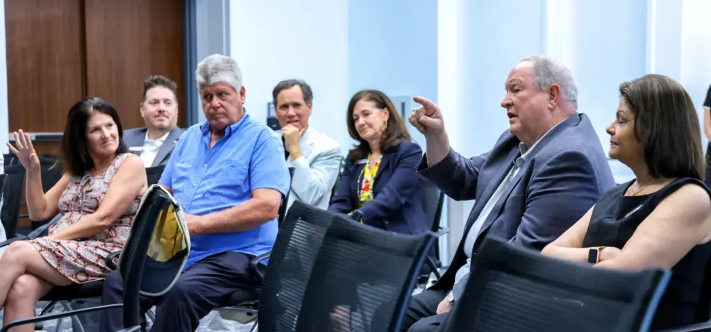 DISCUSSING DOWNTOWN â Former Executive Director of Orlando's Downtown Development...