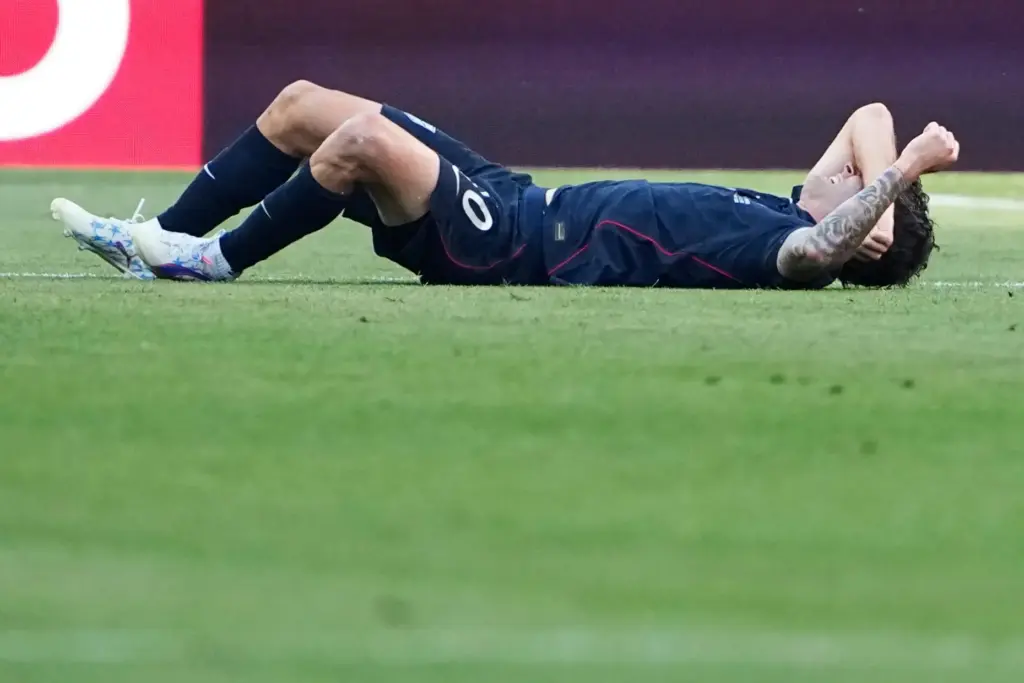 United States’ Christian Pulisic (10) reacts during the World Cup...