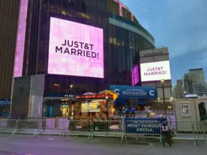 Taylor Swift and Travis Kelce get married at MSG! Throw star-studded celebration