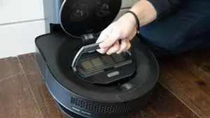 How to clean a Roomba filter: easy steps for popular models