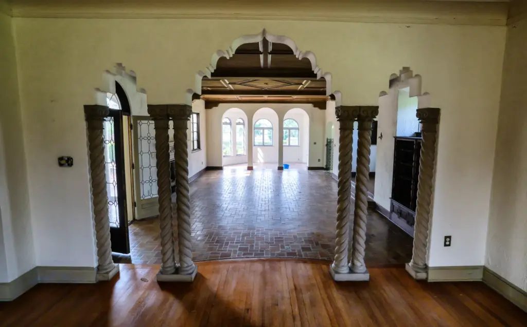 A view of the living room from the reception room...