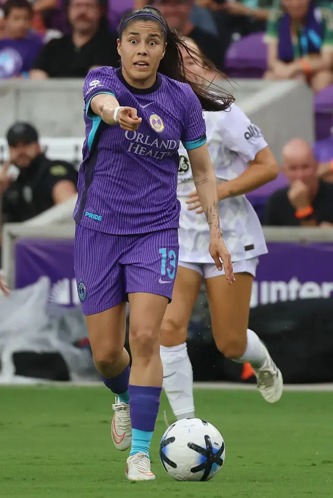 Orlando player Jacquie Ovalle points during the Racing Louisville FC...