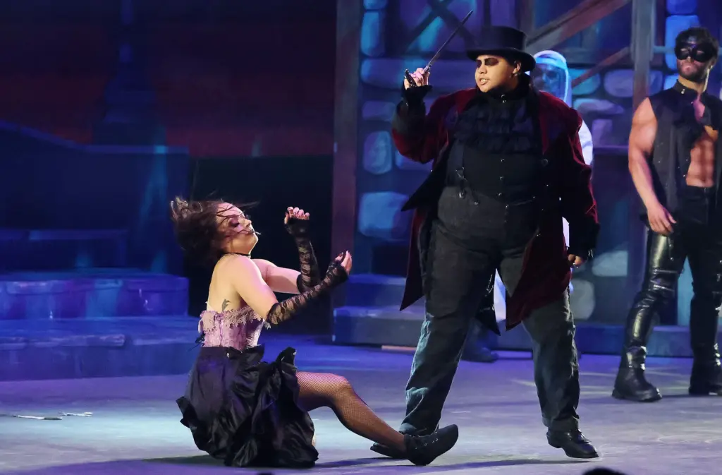 Jack The Ripper kills a woman during Scream & Sweat,...