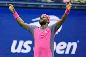 Ex-Gator Ben Shelton stuns Carlos Alcaraz in US Open marathon that ended at 3:33 a.m.