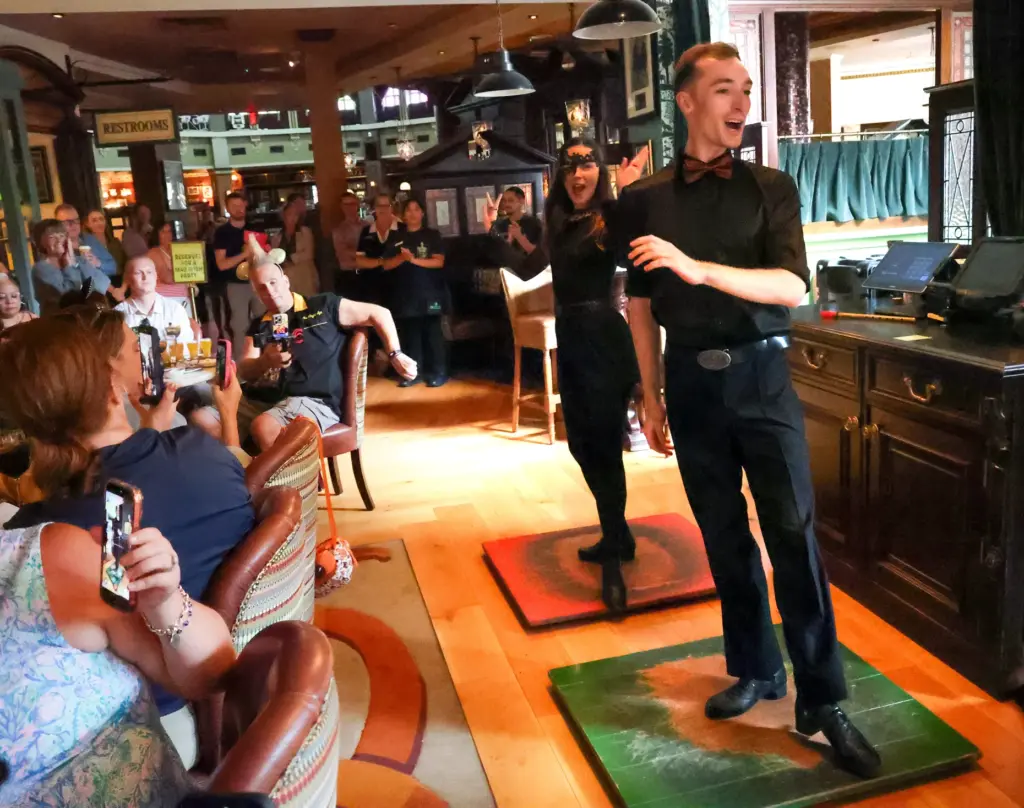 14th HOOLEY AT DISNEY â The renowned Raglan Road Irish...