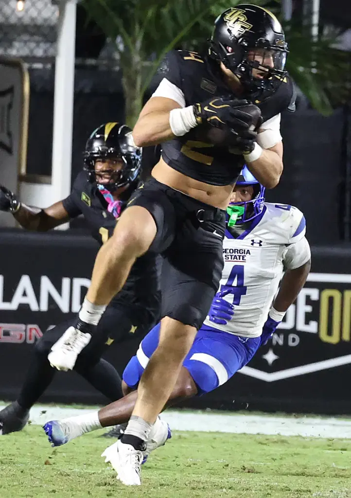 UCF linebacker Tackett Curtis intercepts a pass during the Georgia...