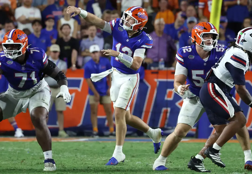 Florida quarterback Aaron Philo (12) throws during the Florida Atlantic...