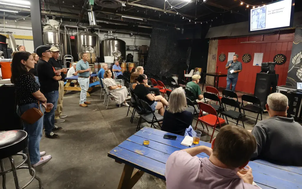 Orlando Sentinel executive editor Roger Simmons speaks during the Pints...