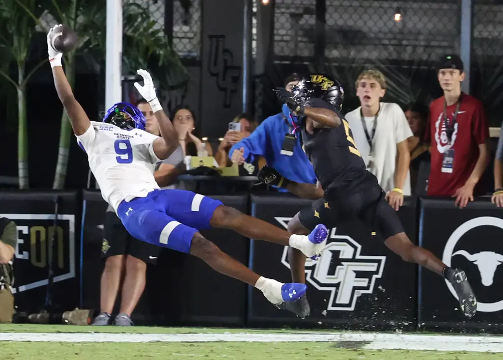 Georgia State wide receiver Rodshaun Dorsey (9) makes aj athletic...