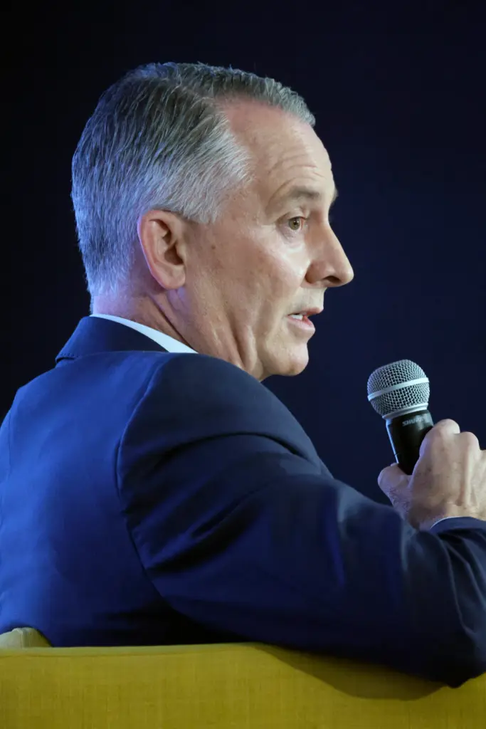 Democratic gubernatorial nominee David Jolly discusses issues with WLRN CEO...