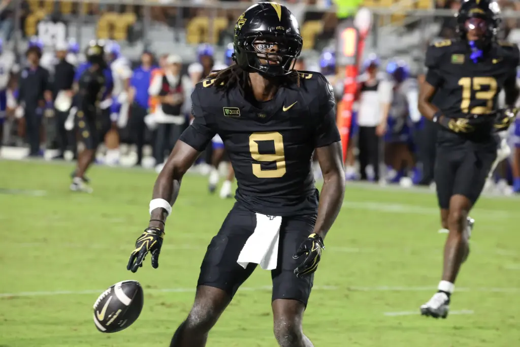 UCF wide receiver Waden Charles (9) celebrates after a touchdown...