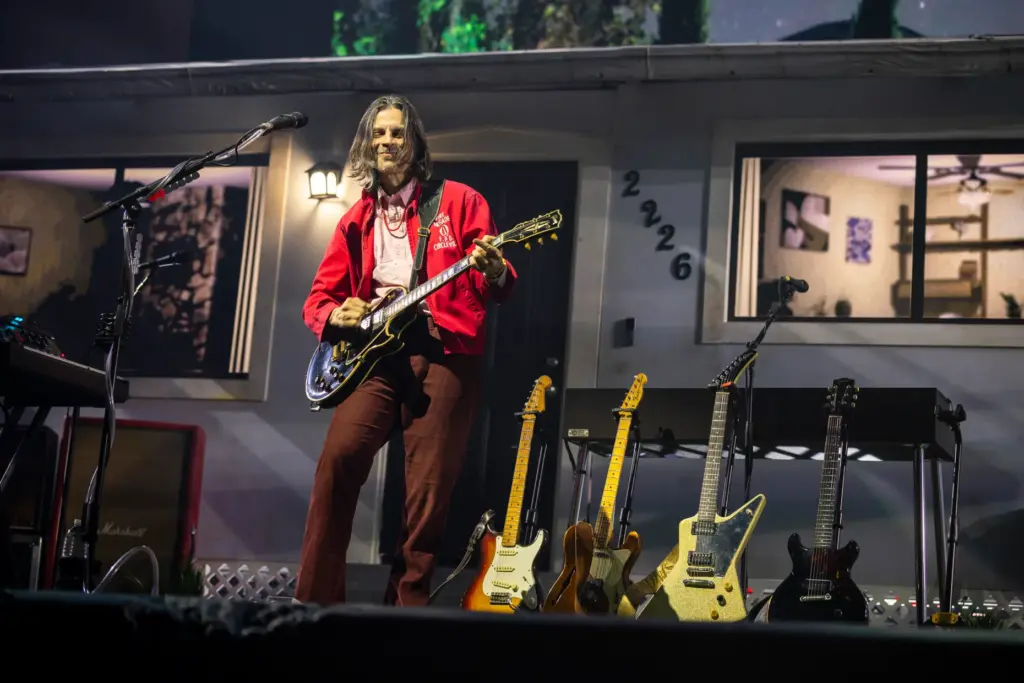 Weezer guitarist Brian Bell performs at Kia Center on 