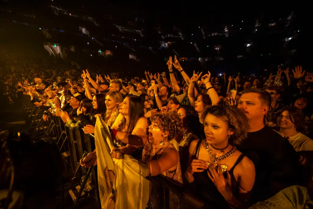 Younger fans were abundant at Weezer's Kia Center concert in...