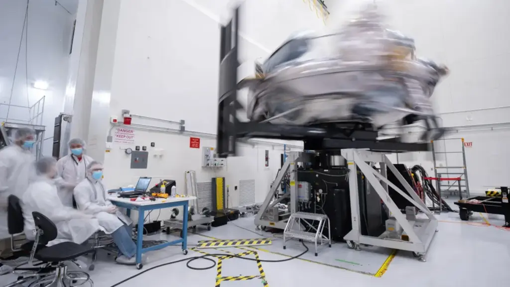 Voyager Technologies' Griffin-1 lunar lander spins on a special table...