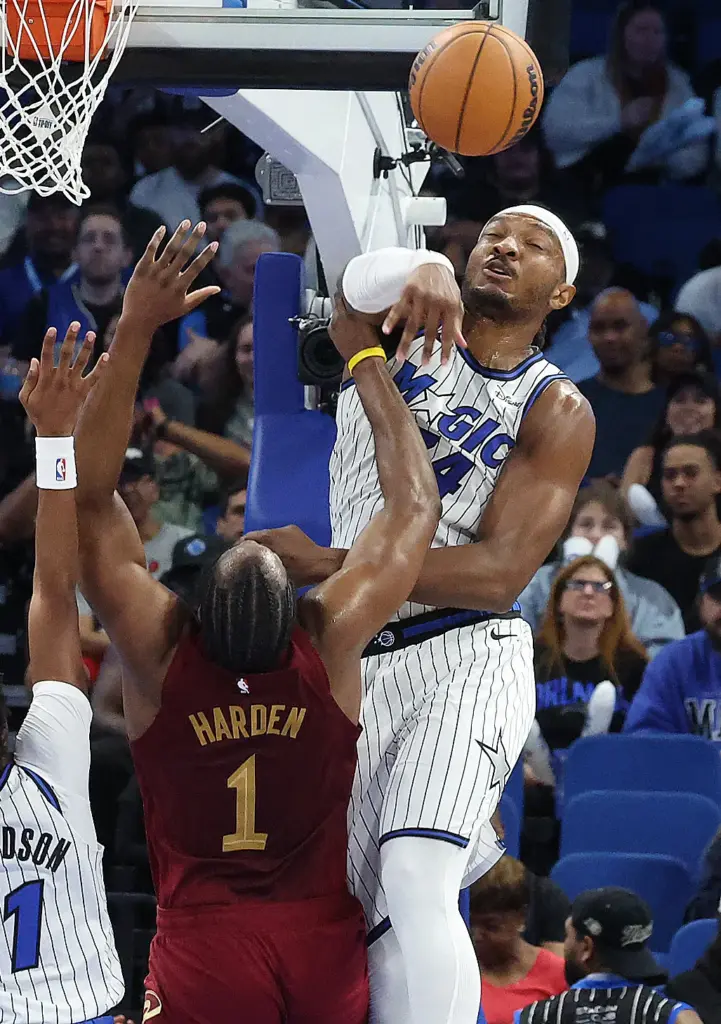 Orlando center Wendell Carter Jr. (34) blocks a shot by...