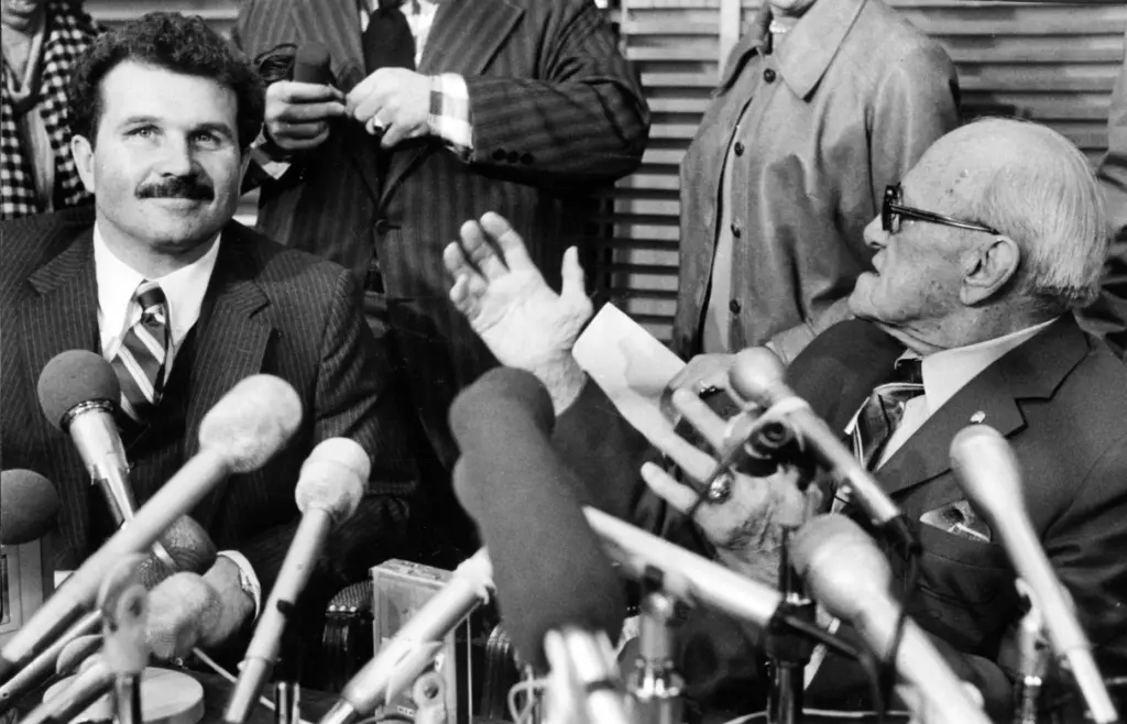 George Halas, right, announces Mike Ditka as the new Bears...