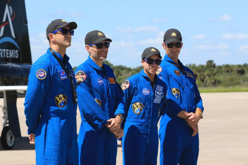 From left, crew members of NASAâs SpaceX Crew-13 mission, Roscosmos...